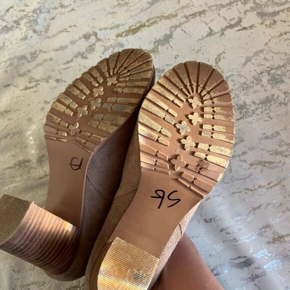 Crown Vintage Suede Darcie Heeled Ankle Boots - Picture 12 of 16